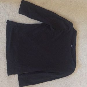 Gap sleek black top
